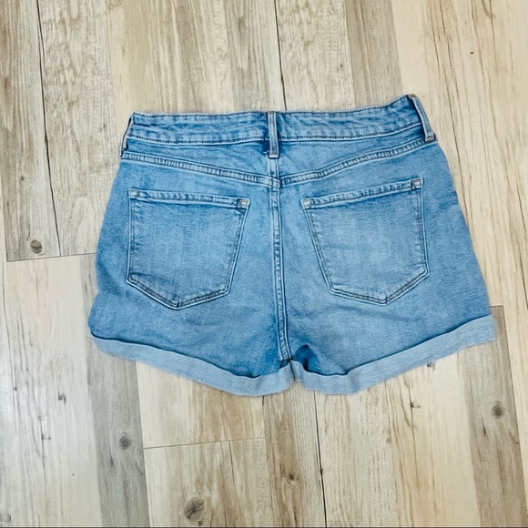 Old Navy blue denim cuff jean shorts sz 6 - Picture 2 of 6